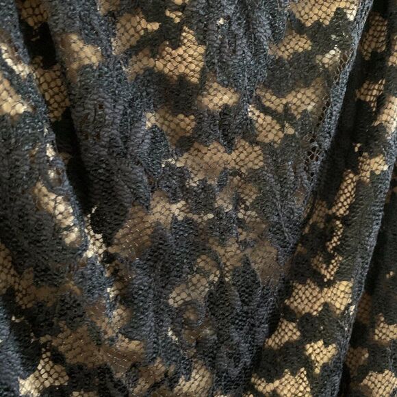 Vintage DS Essentials Black Lace Nude Pencil Midi Skirt Crochet | Size 10 - Picture 2 of 5